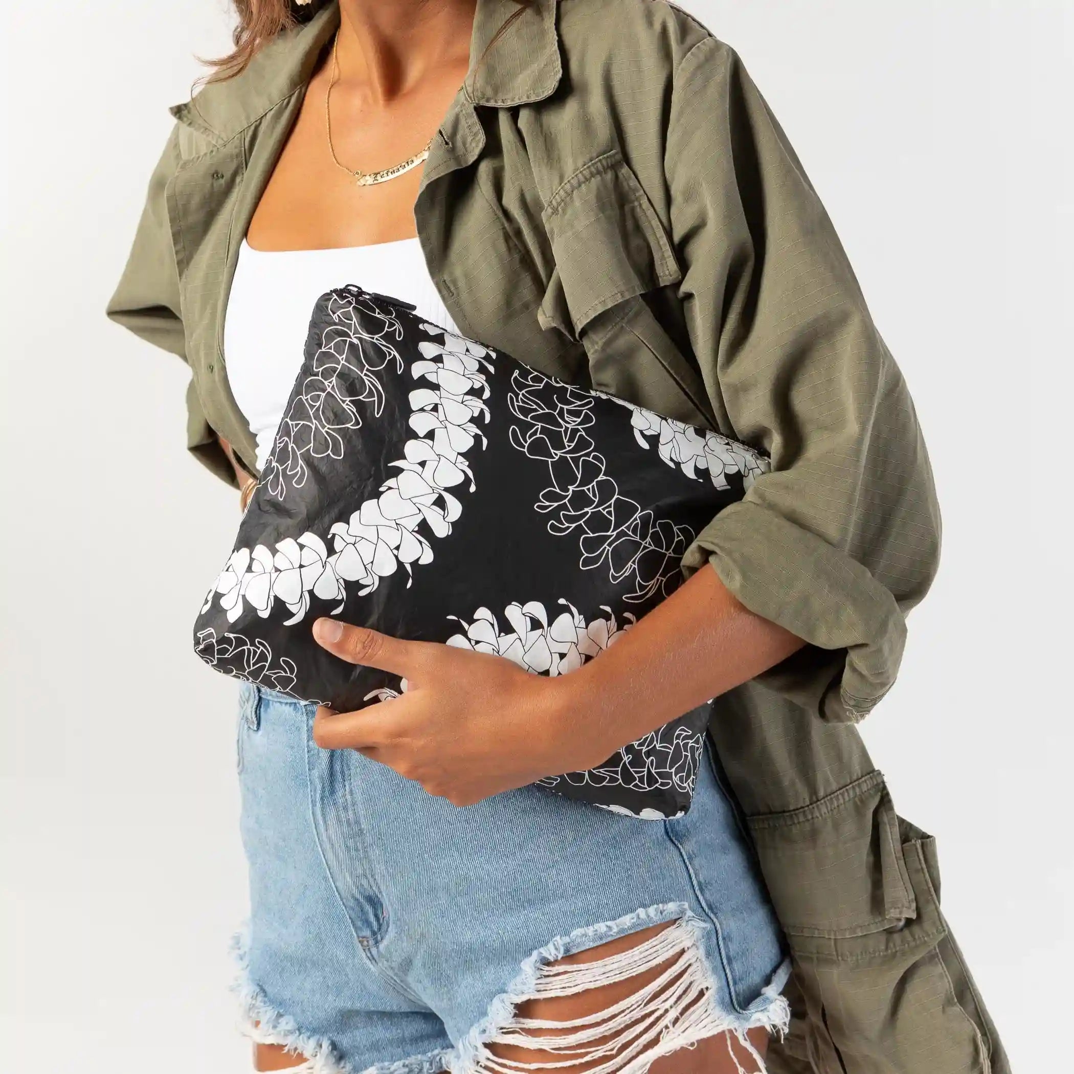 Mid Puakenikeni Pouch in White on Black Secondary image