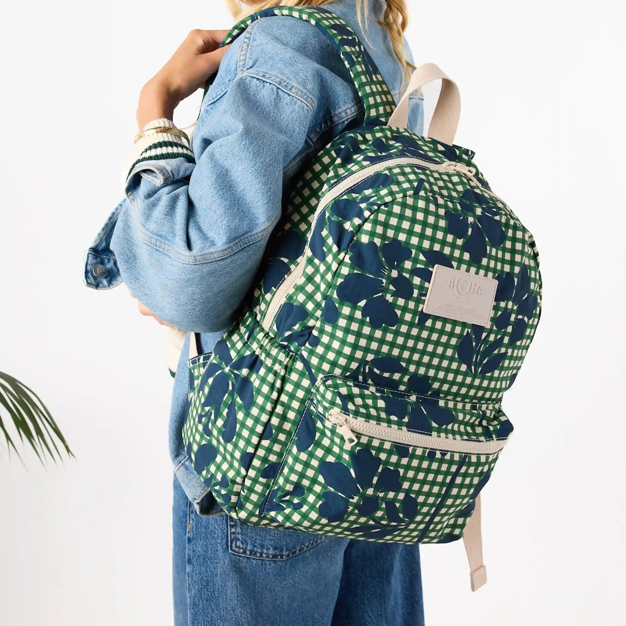 Picnic Fleur Keep It Light Backpack in Vineyard Secondary image
