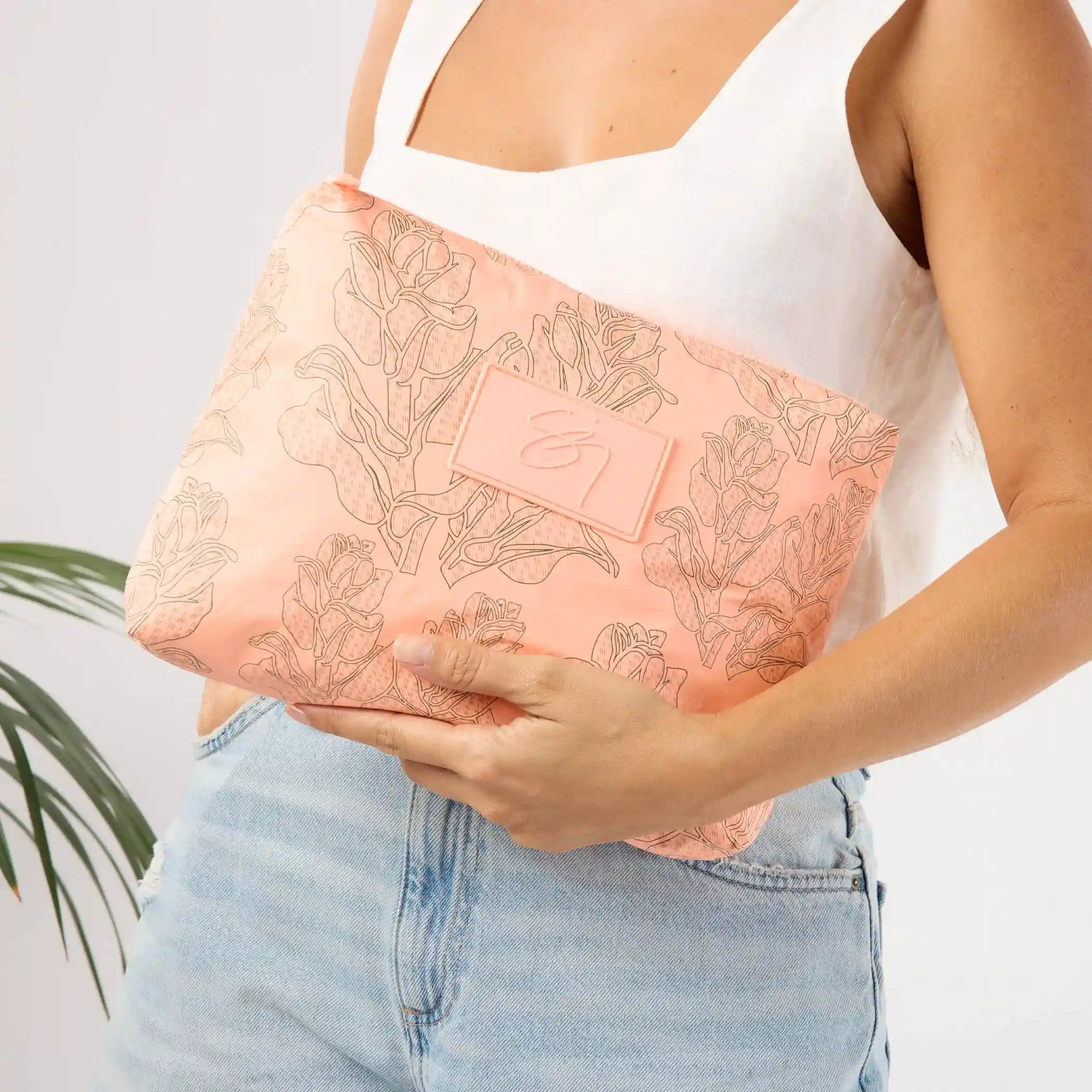 Leiha'a'akolea Mid Pouch by Sig Zane Secondary image