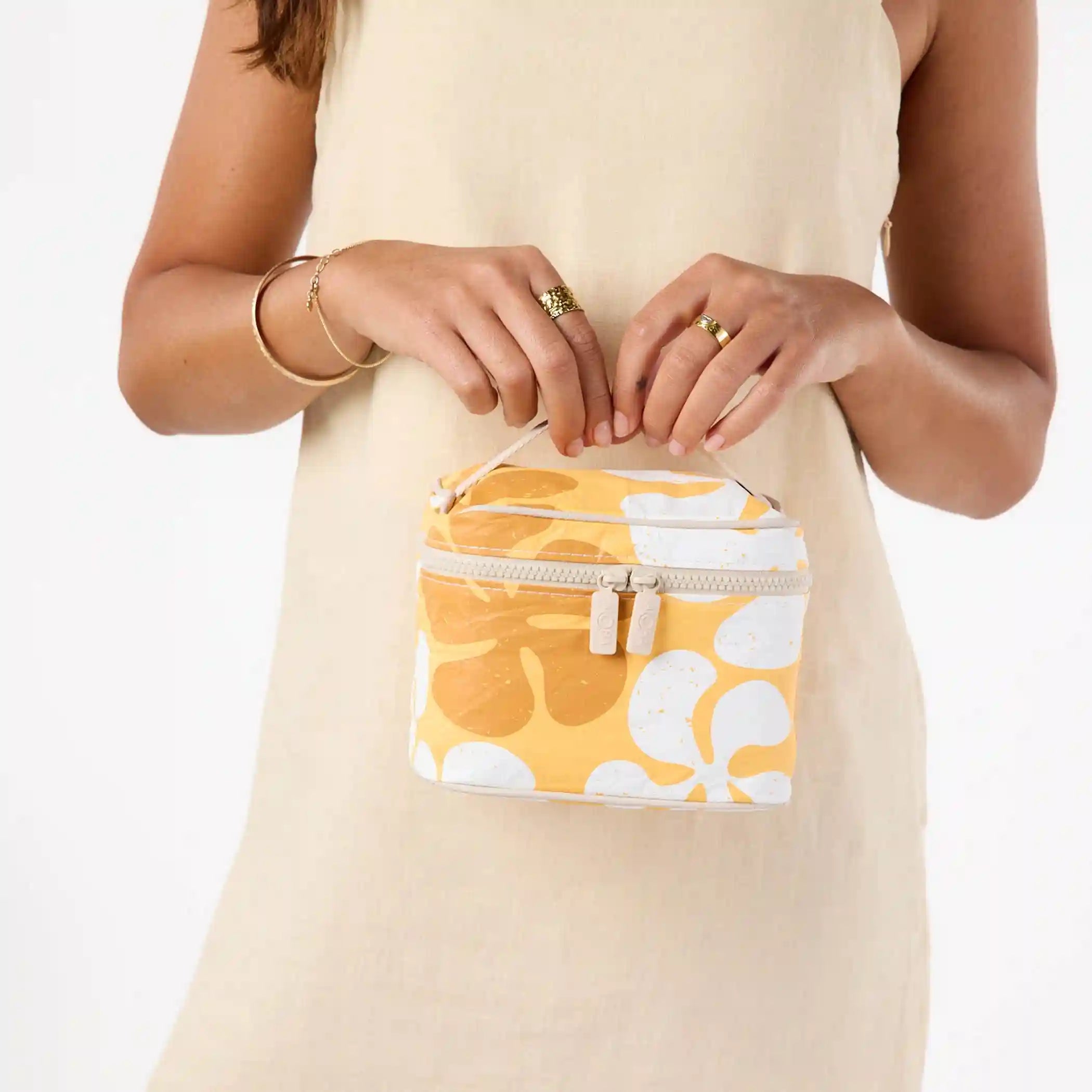 Funky Plumeria Cabin Crew Kit in Honey Secondary image