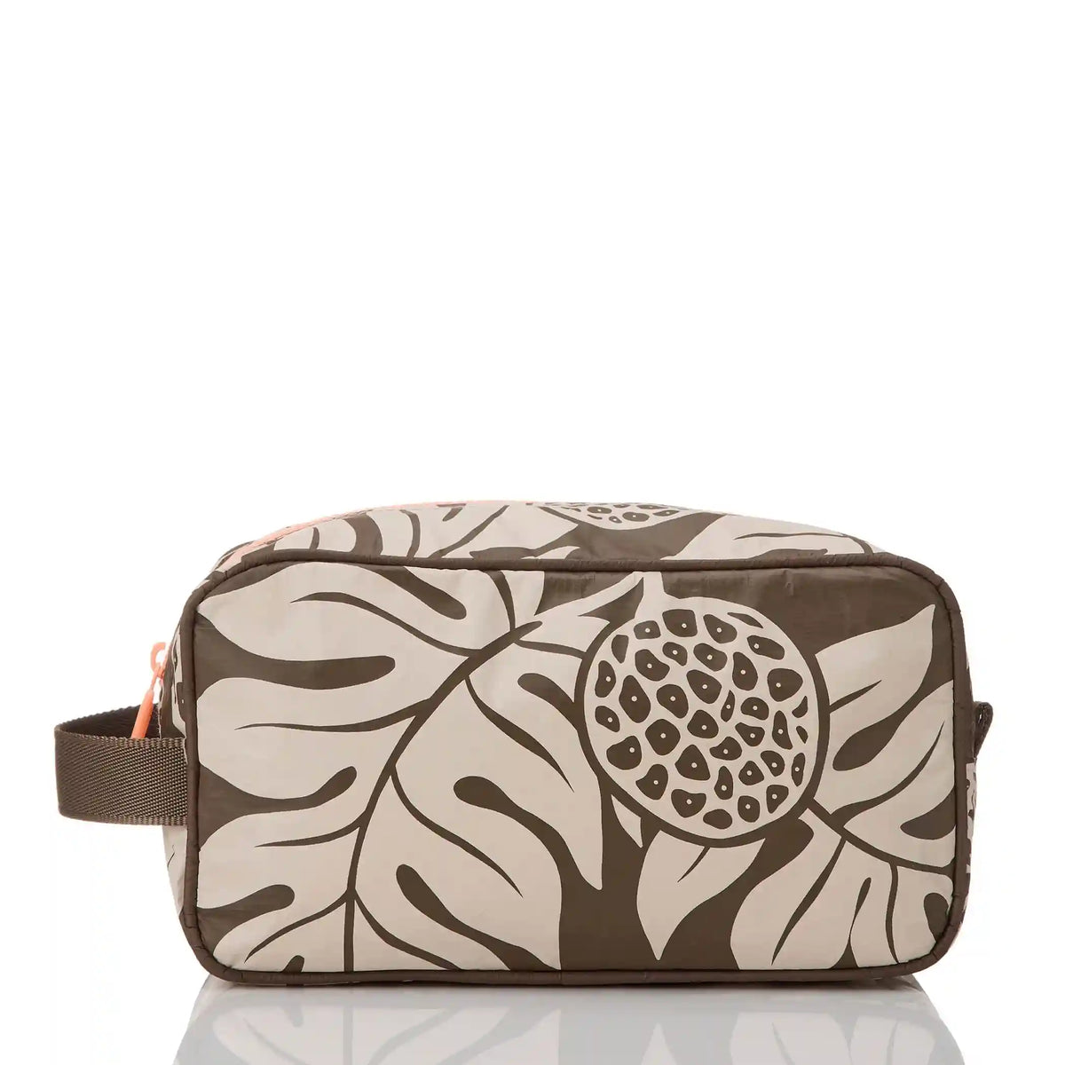 Holomua Dopp Kit in Coconut Main image