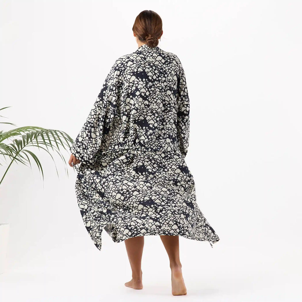 Staycation Robe | Textile Cone - White on Black