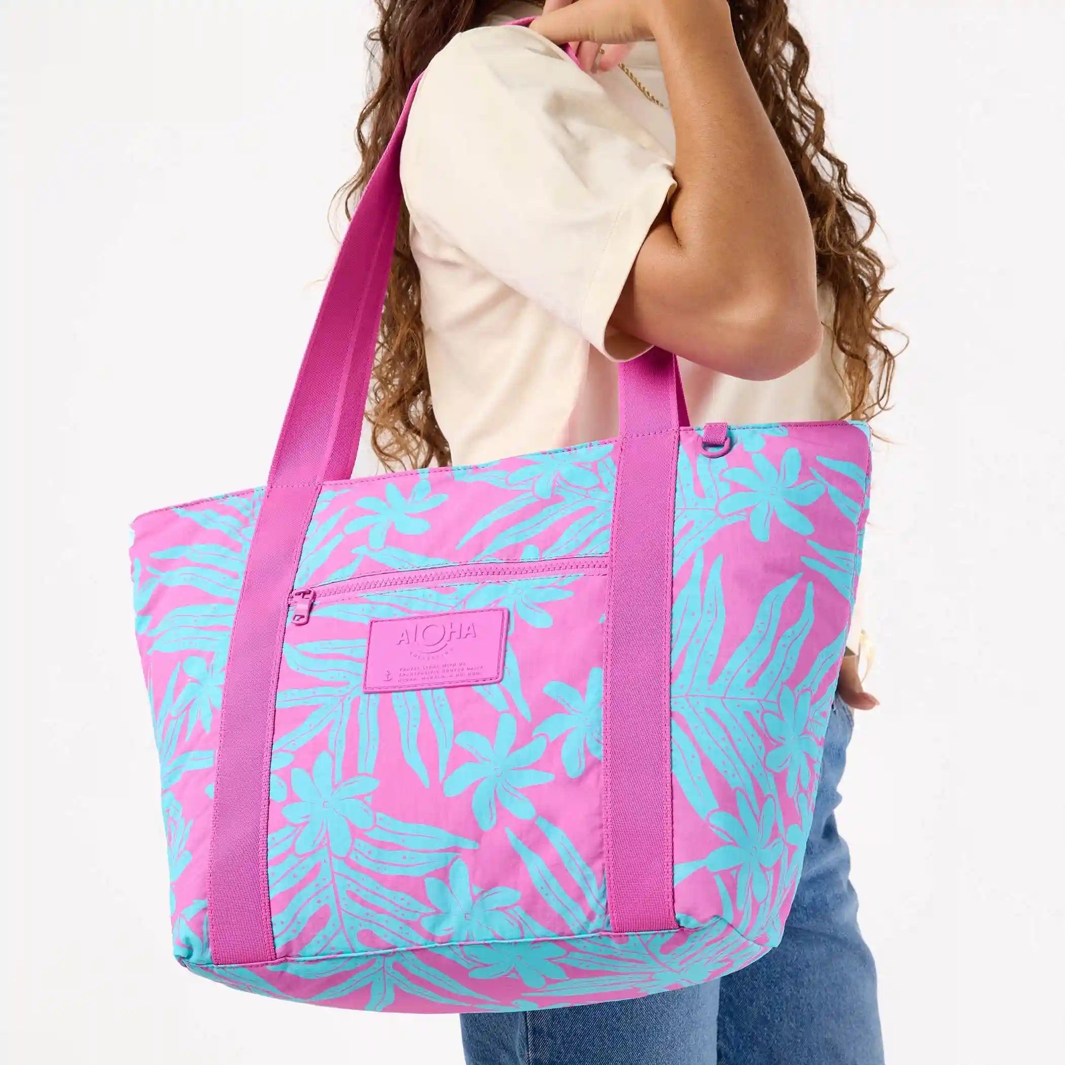 Laua'e Keep It Light Zipper Tote in Lauren Secondary image
