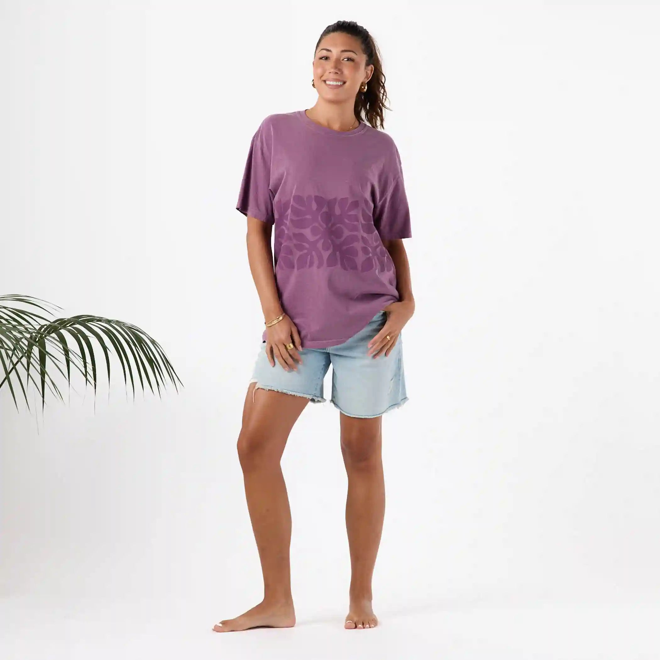 Applique Short Sleeve in Plum Secondary image
