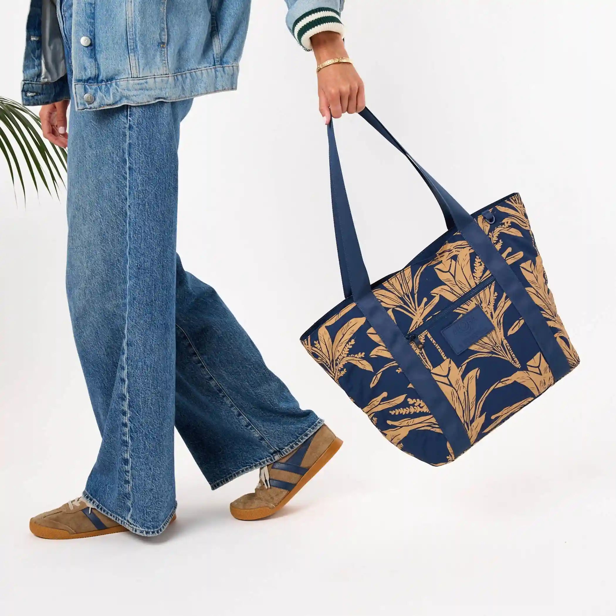 Ti Leaf Keep It Light Zipper Tote in Tan on Neptune Secondary image