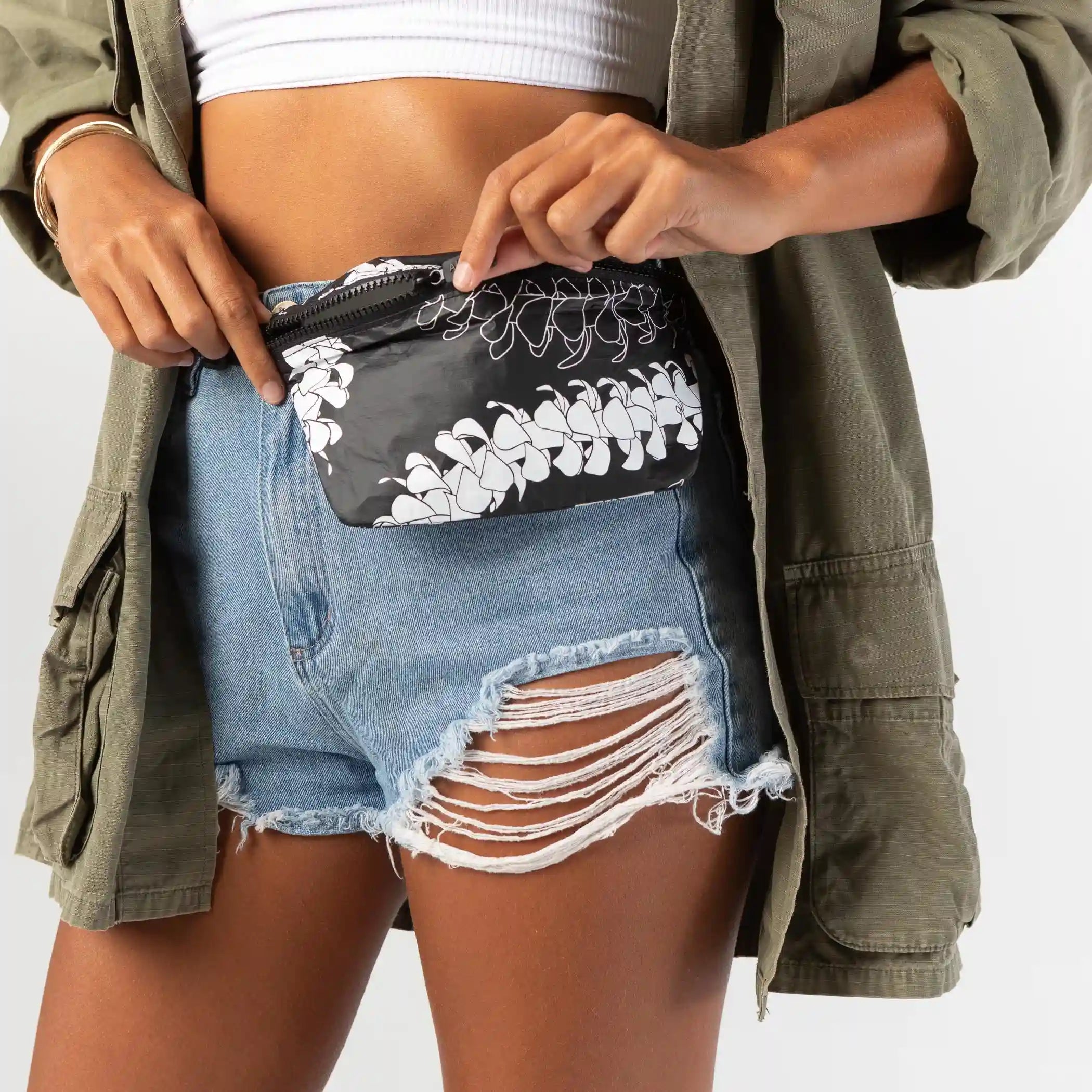 Puakenikeni Mini Hip Pack in White on Black Secondary image