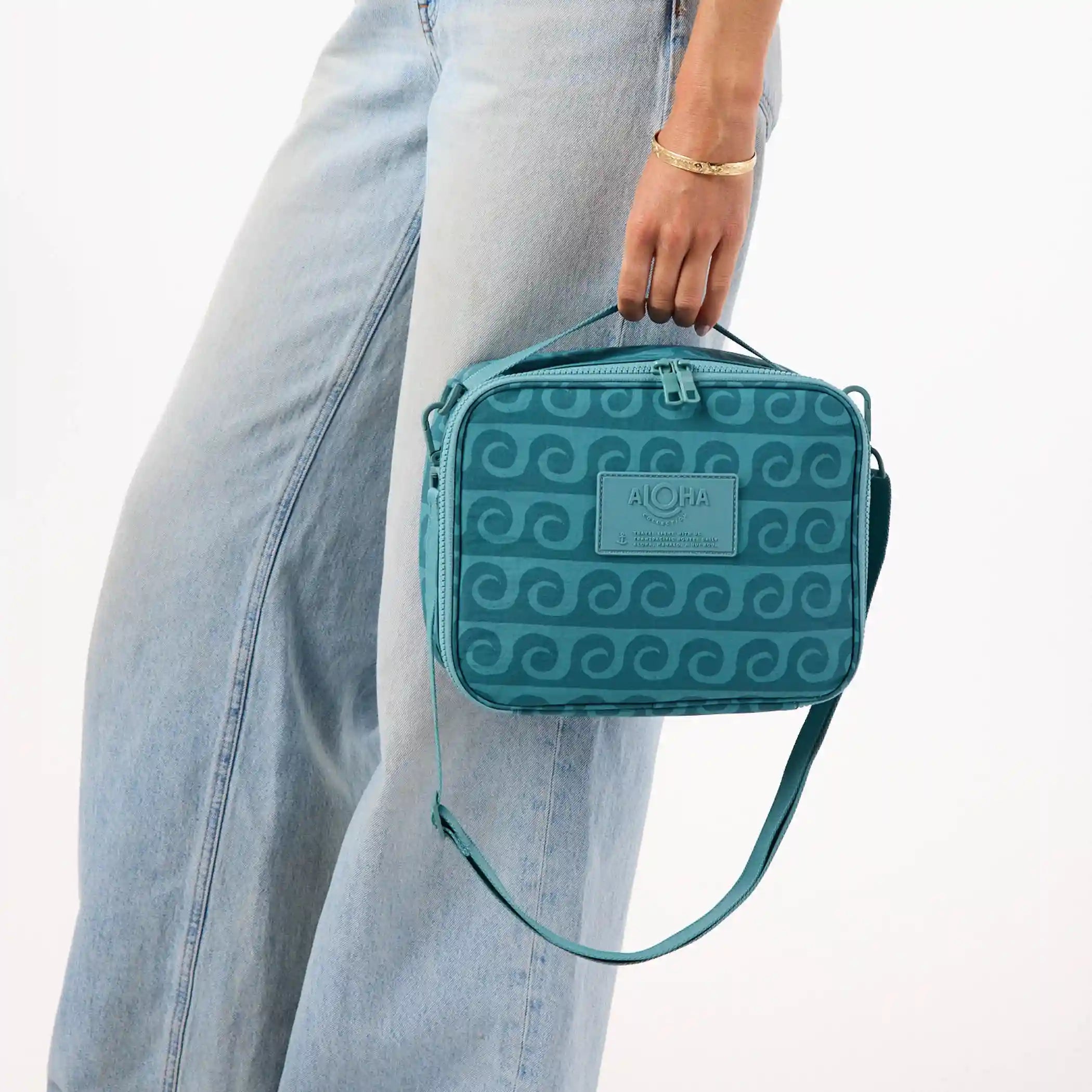 Party Wave Keep It Light Lunch Box in Tide Secondary image