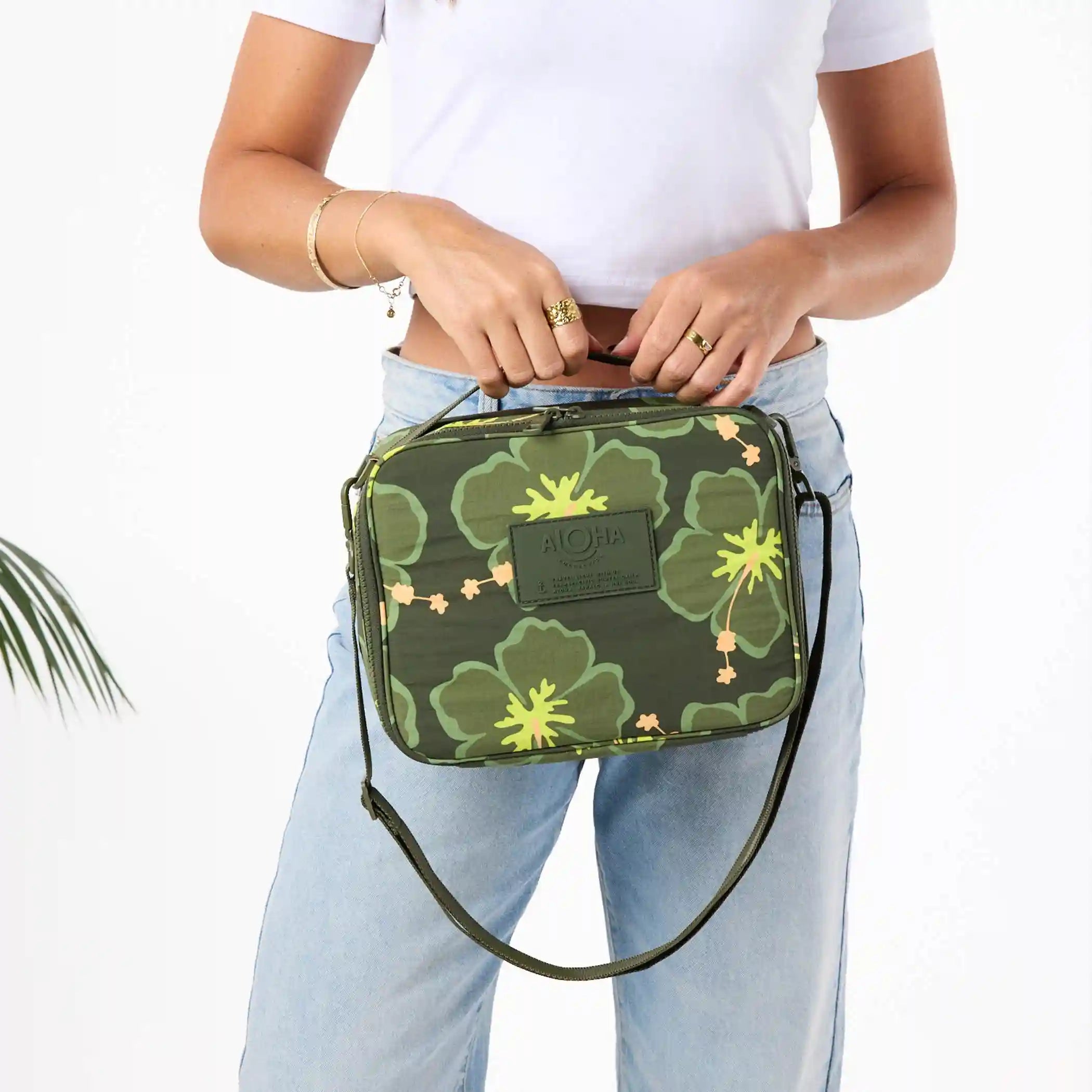 Pua Waikiki Keep It Light Lunch Box in Olive Secondary image