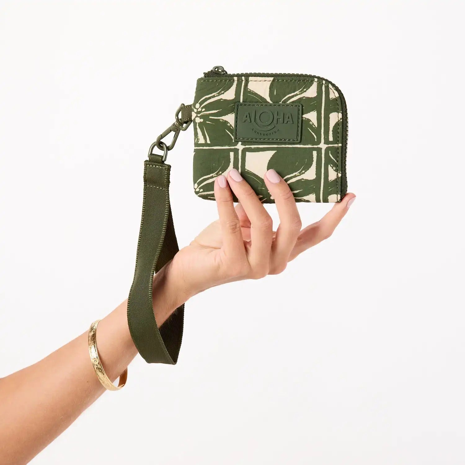 Lattice Go-To Wristlet in Olive Secondary image