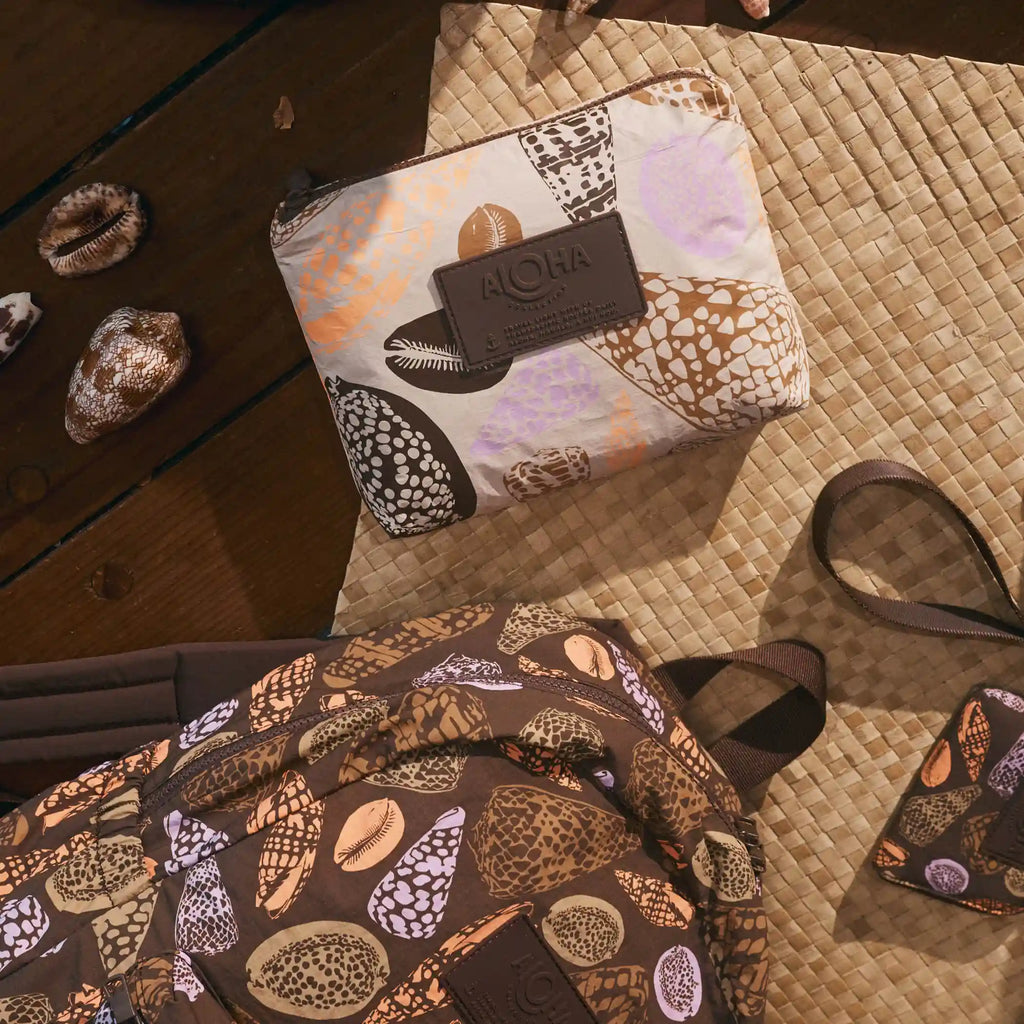Shoreline Go-To Wristlet in Coconut