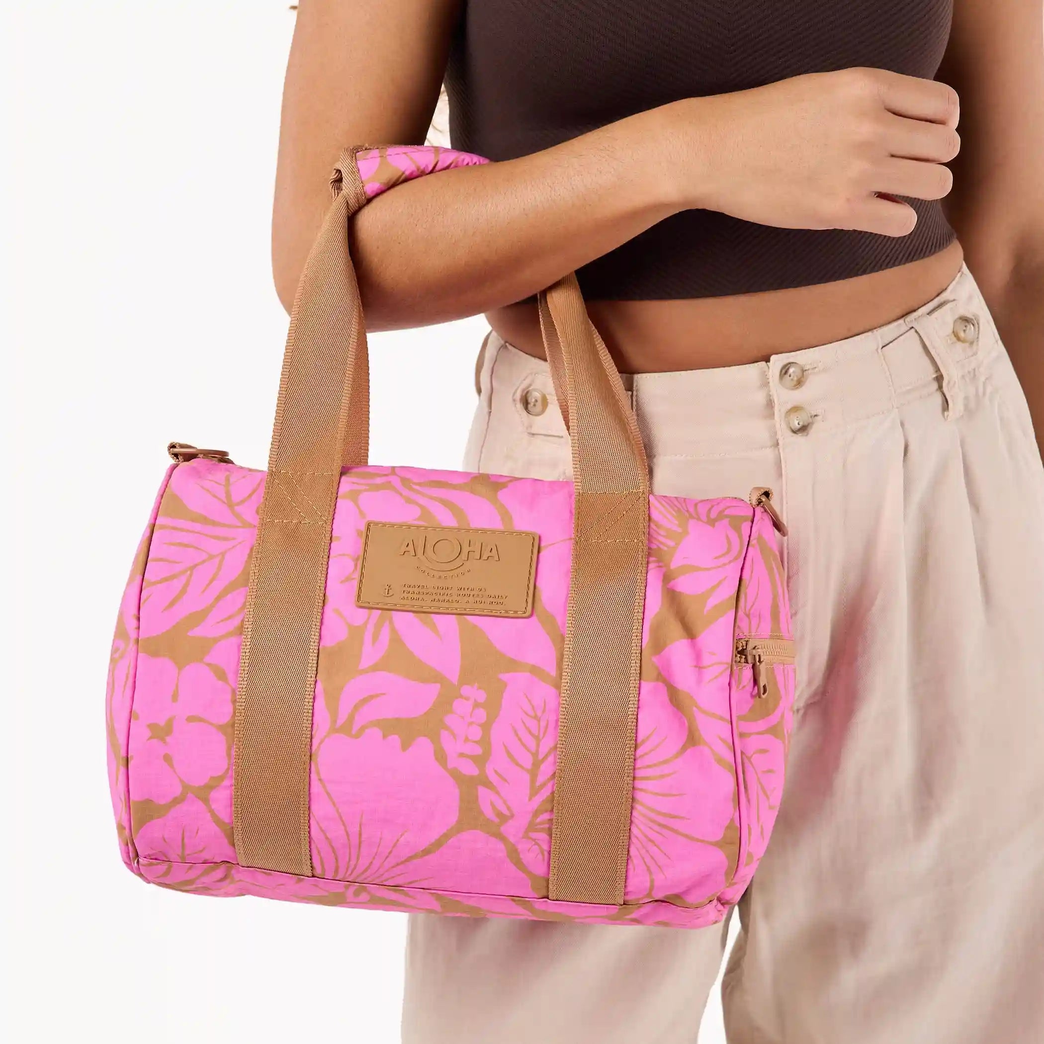 Heipua Keep It Light Stubby Duffle in Neon Pink Secondary image