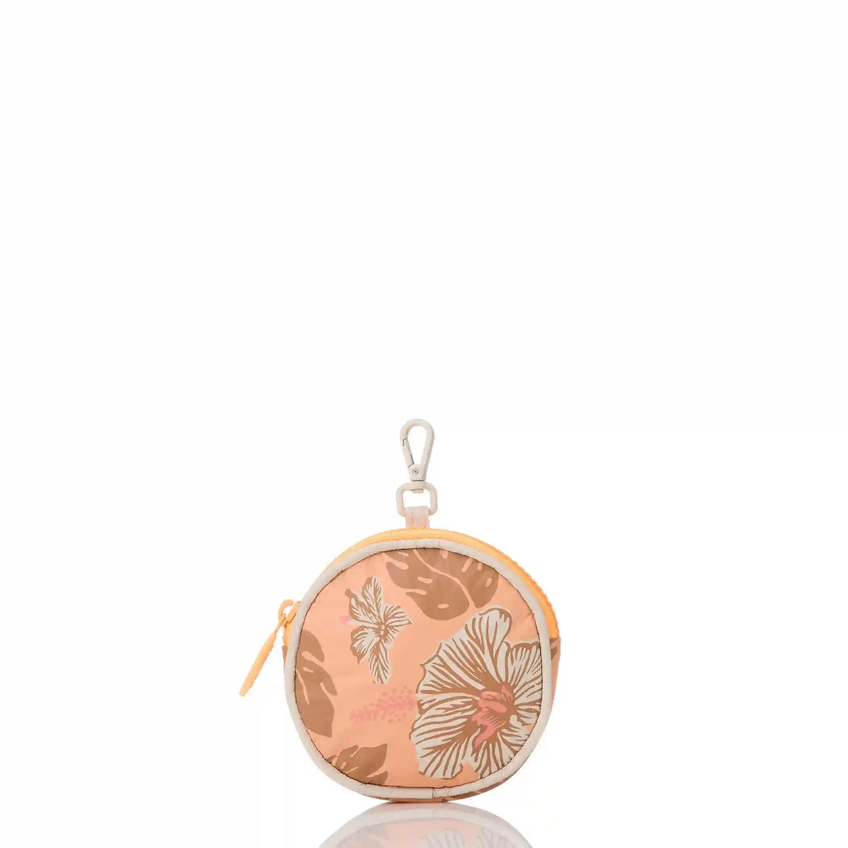 Pape'ete Cutie in Toffee on Sandstone Main image