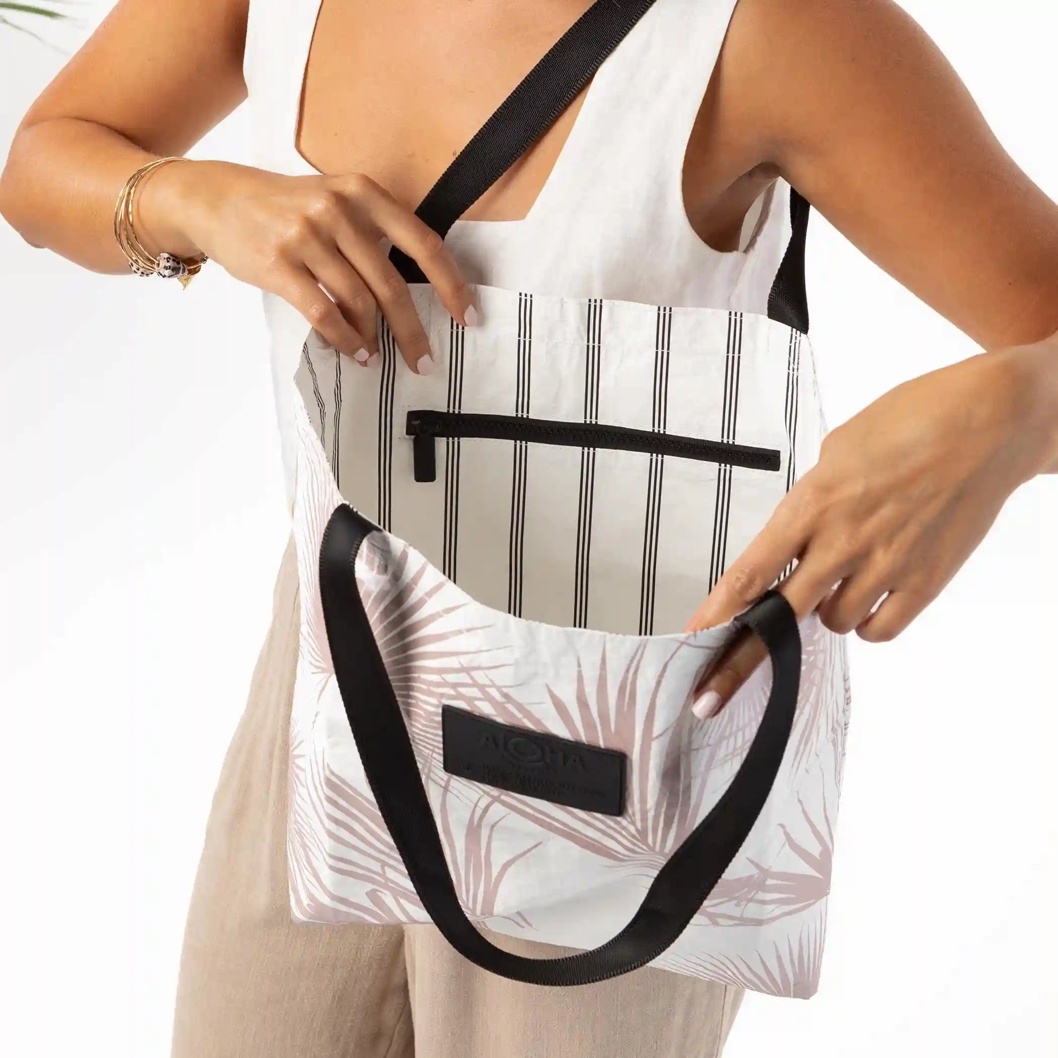 Day Palms Reversible Tote in Rose Gold Secondary image