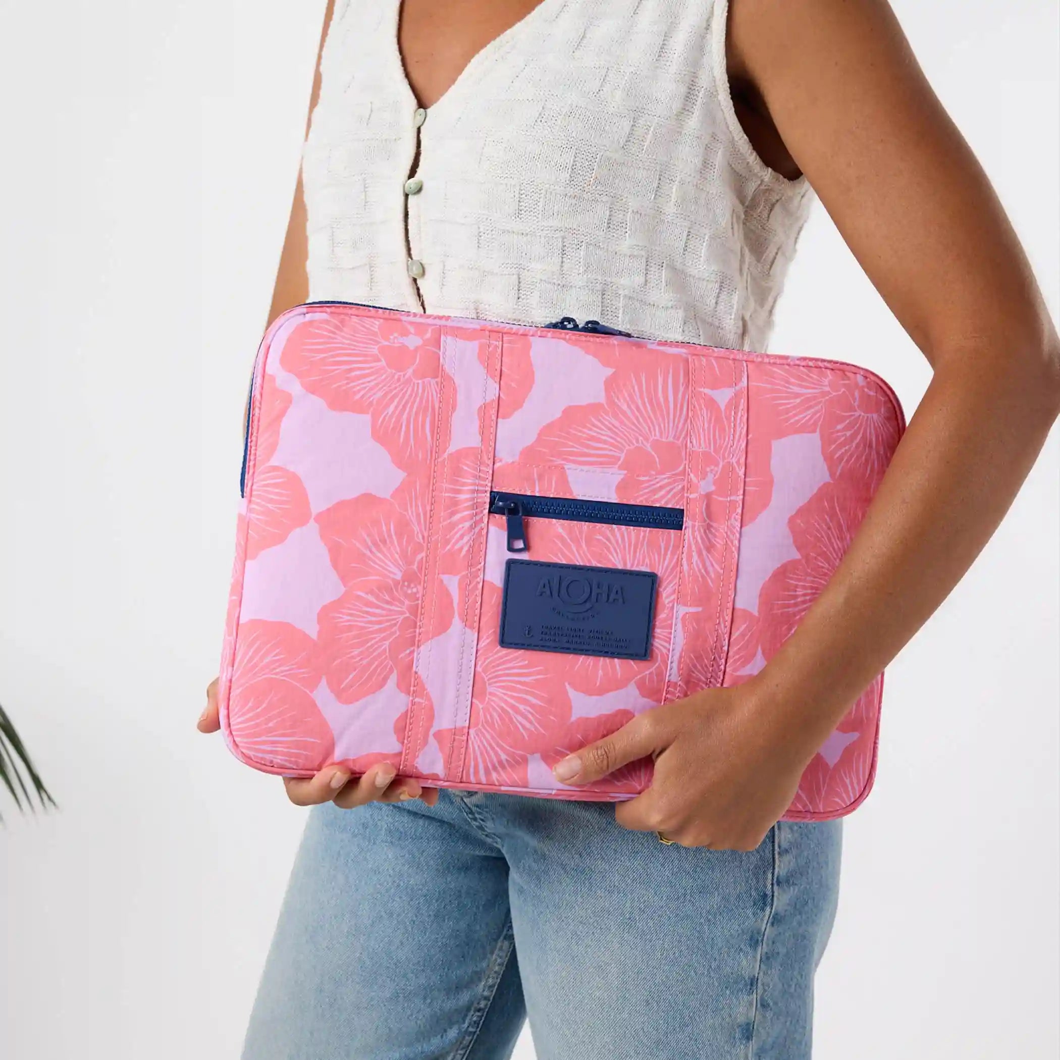Purau 16 Inch Keep It Light Laptop Case in Tropical Secondary image