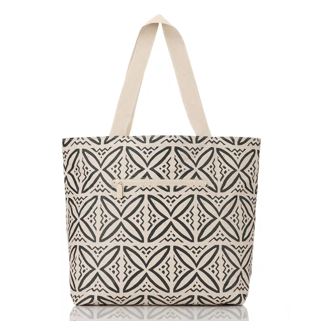 Pasifika Day Tripper in Black on Sandstone