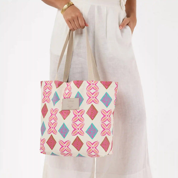 Islander Reversible Tote in Mirage
