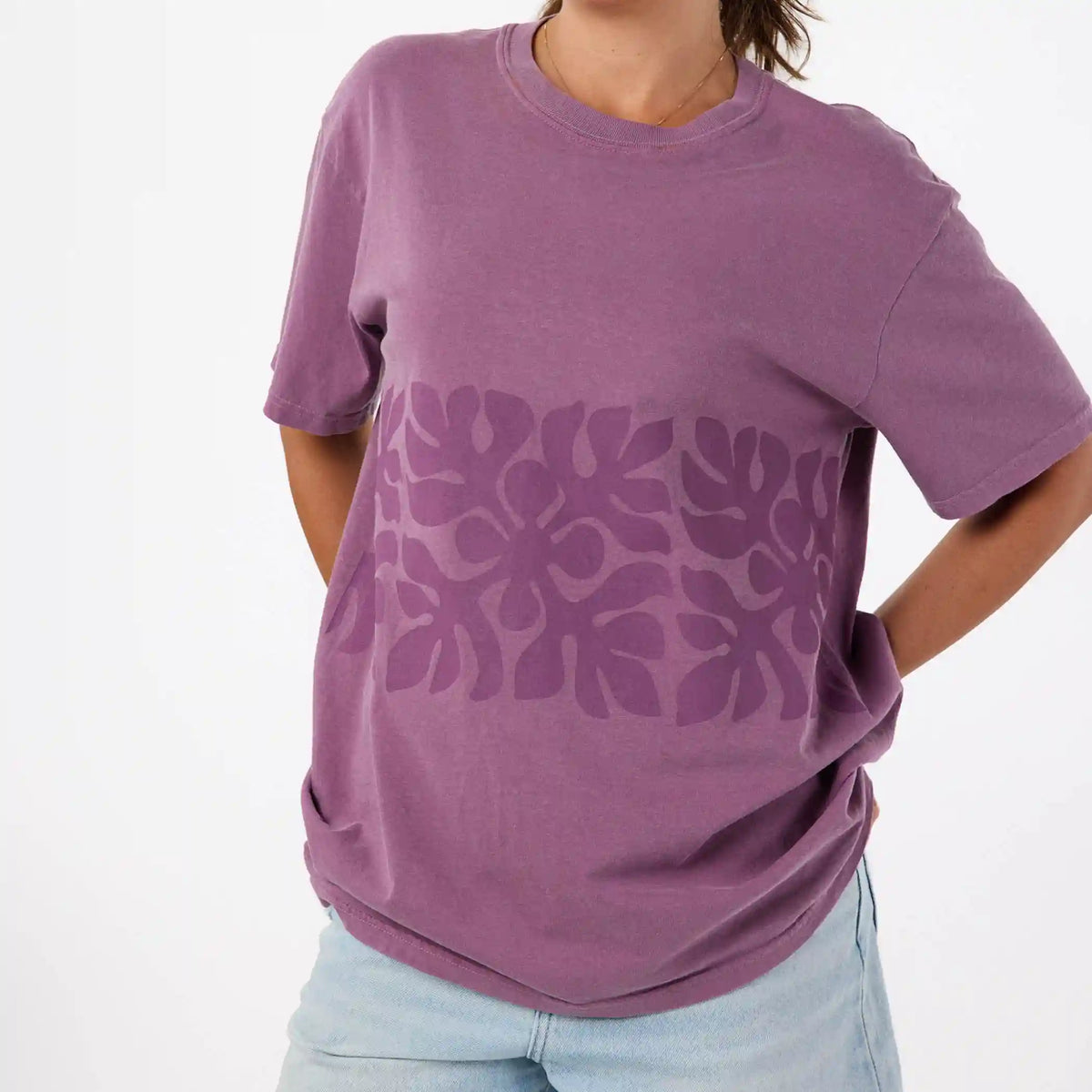 Applique Short Sleeve in Plum Main image